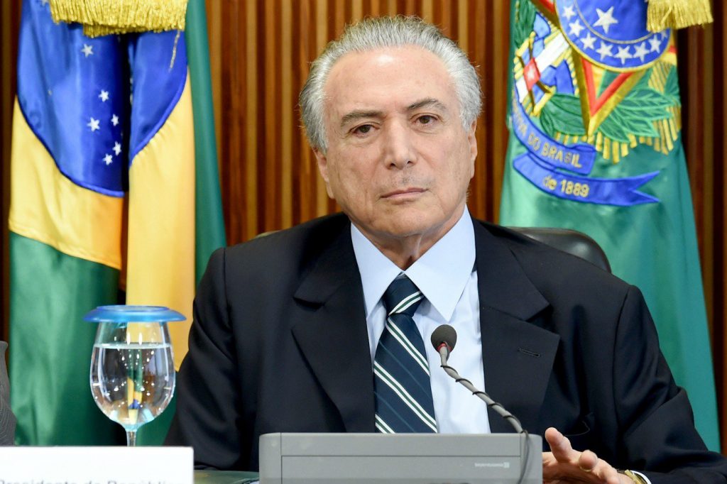 Temer asume presidencia de Brasil tras salida de Rousseff