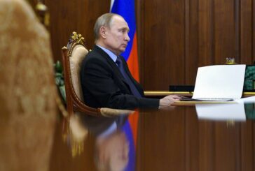 Putin firma ley con la que podría seguir como presidente de Rusia hasta 2036