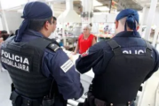 Proponen que policías de Guadalajara carguen cámara en su uniforme 